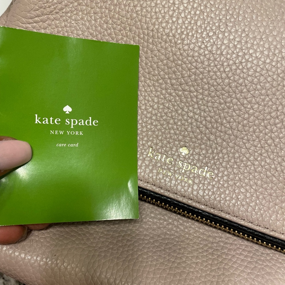 Kate Spade ♠️ - Picture 3 of 4